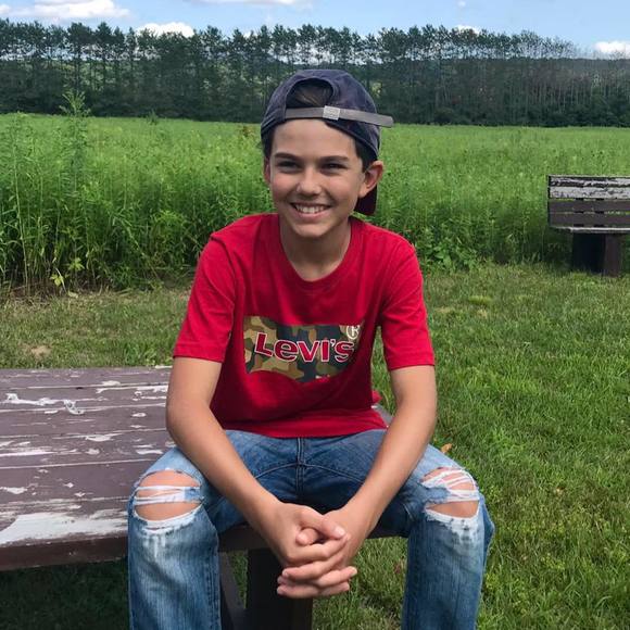 Meet your Posher, Léo - Picture 1 of 1